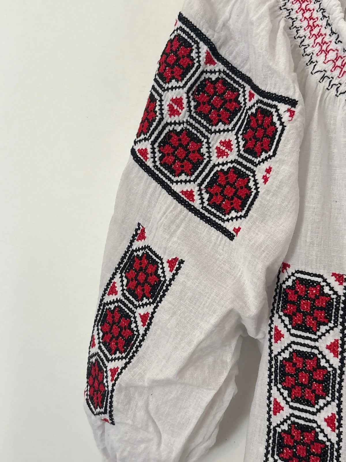 Blusa branca e vermelha tamanho S – photo 4